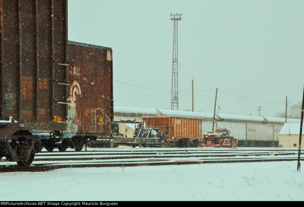 NS MoW equipment in the yard